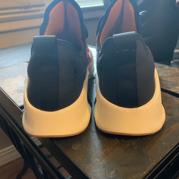 Nike shoes - Picture 3 of 4